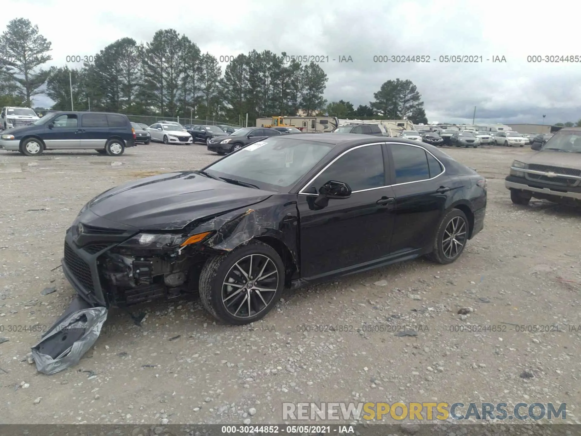 2 fotografías del automóvil dañado 4T1G11AK5MU435821 TOYOTA CAMRY 2021