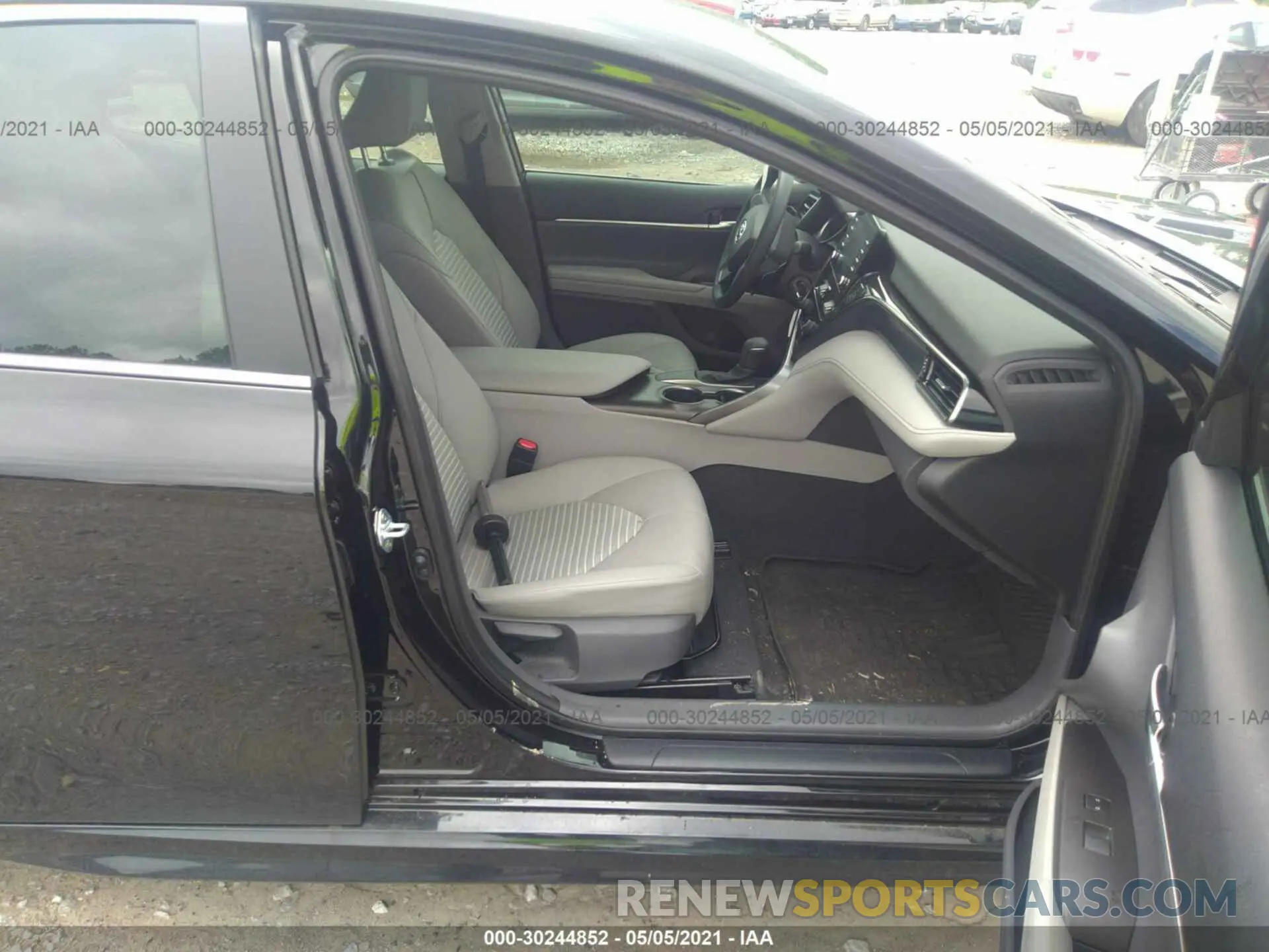 5 fotografías del automóvil dañado 4T1G11AK5MU435821 TOYOTA CAMRY 2021