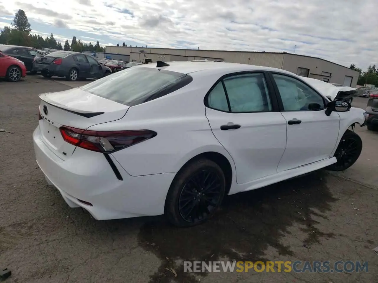 3 fotografías del automóvil dañado 4T1G11AK5MU470813 TOYOTA CAMRY 2021