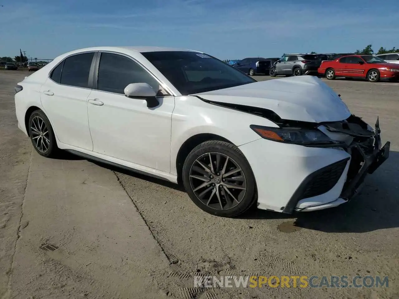 4 fotografías del automóvil dañado 4T1G11AK5MU483755 TOYOTA CAMRY 2021