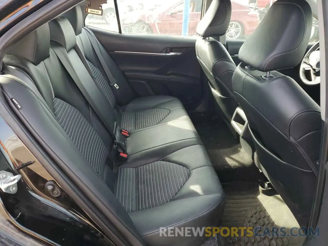 10 fotografías del automóvil dañado 4T1G11AK5MU493461 TOYOTA CAMRY 2021