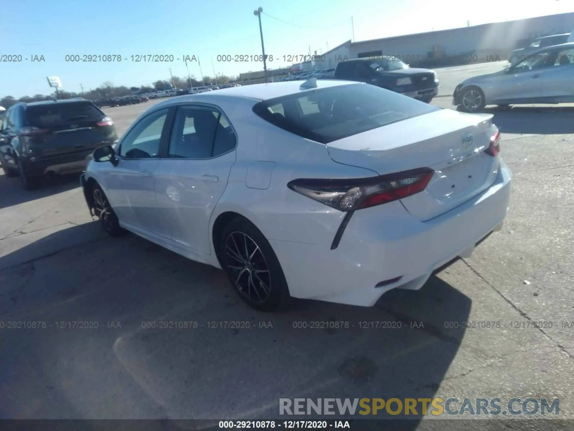 3 fotografías del automóvil dañado 4T1G11AK5MU522084 TOYOTA CAMRY 2021