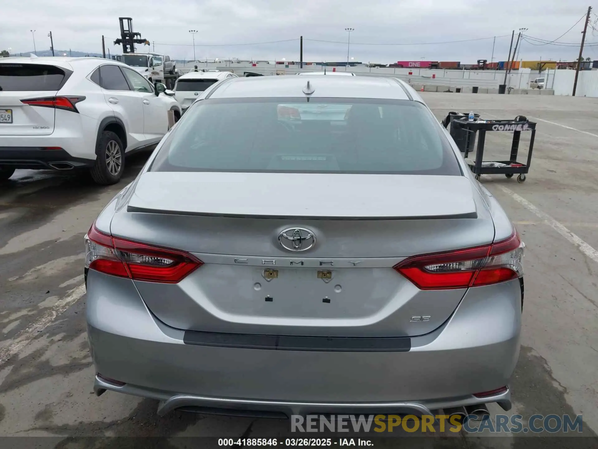16 fotografías del automóvil dañado 4T1G11AK5MU526829 TOYOTA CAMRY 2021