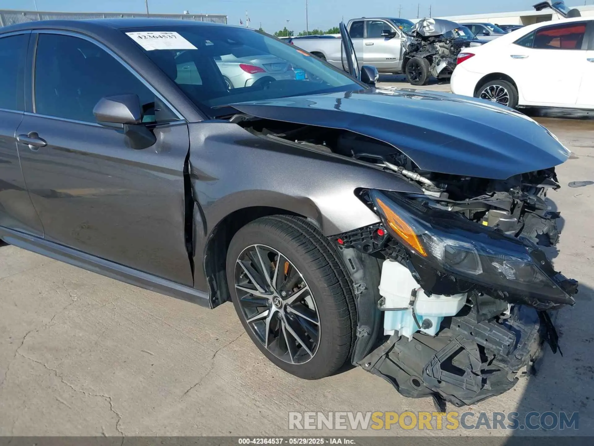17 fotografías del automóvil dañado 4T1G11AK5MU527267 TOYOTA CAMRY 2021