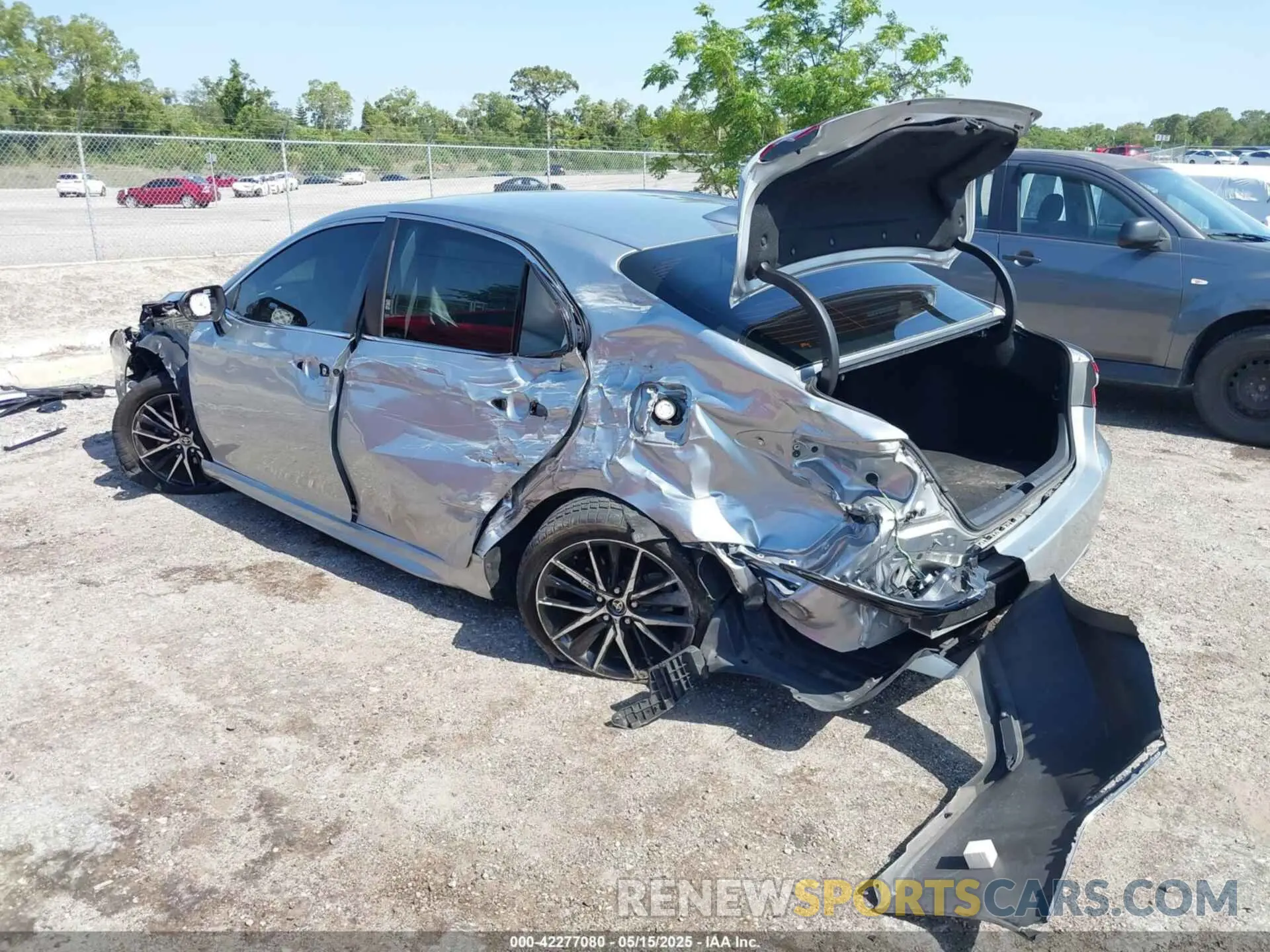 3 fotografías del automóvil dañado 4T1G11AK5MU537913 TOYOTA CAMRY 2021