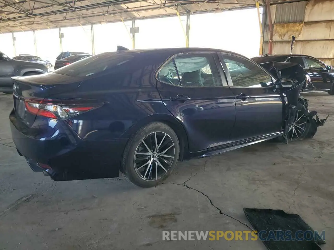 3 fotografías del automóvil dañado 4T1G11AK5MU547549 TOYOTA CAMRY 2021