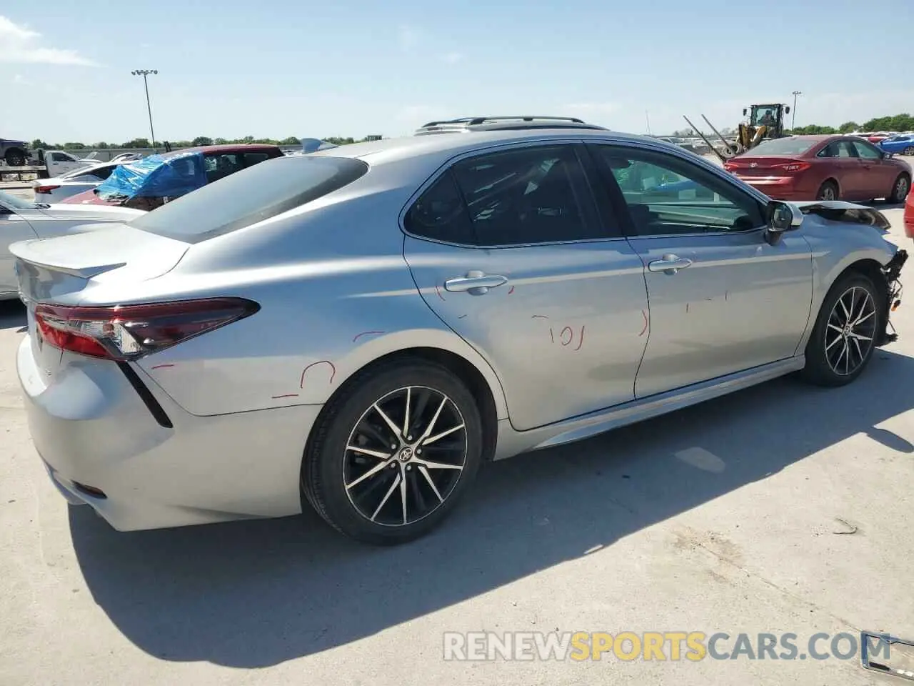 3 fotografías del automóvil dañado 4T1G11AK5MU551228 TOYOTA CAMRY 2021