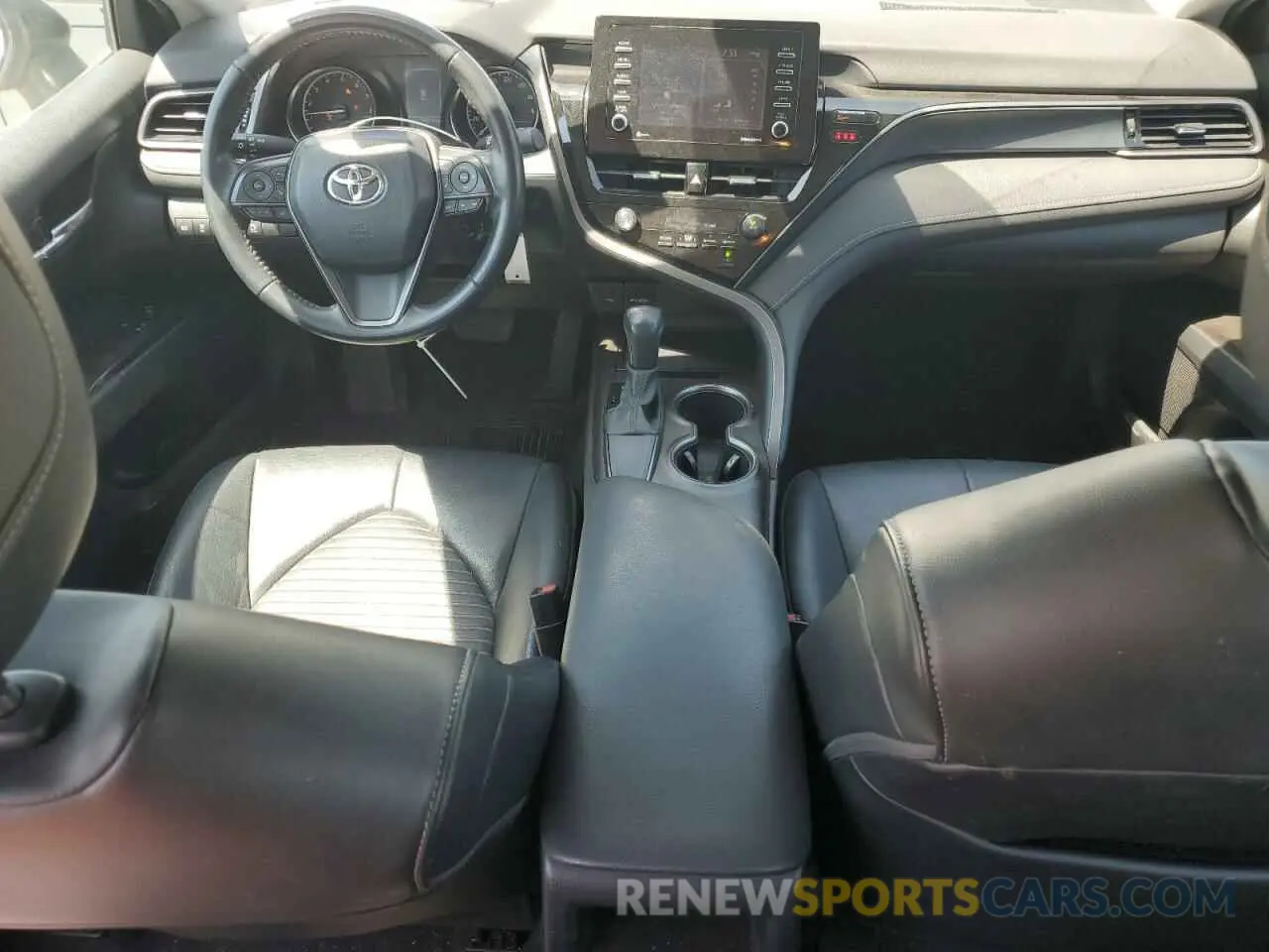 8 fotografías del automóvil dañado 4T1G11AK5MU551228 TOYOTA CAMRY 2021