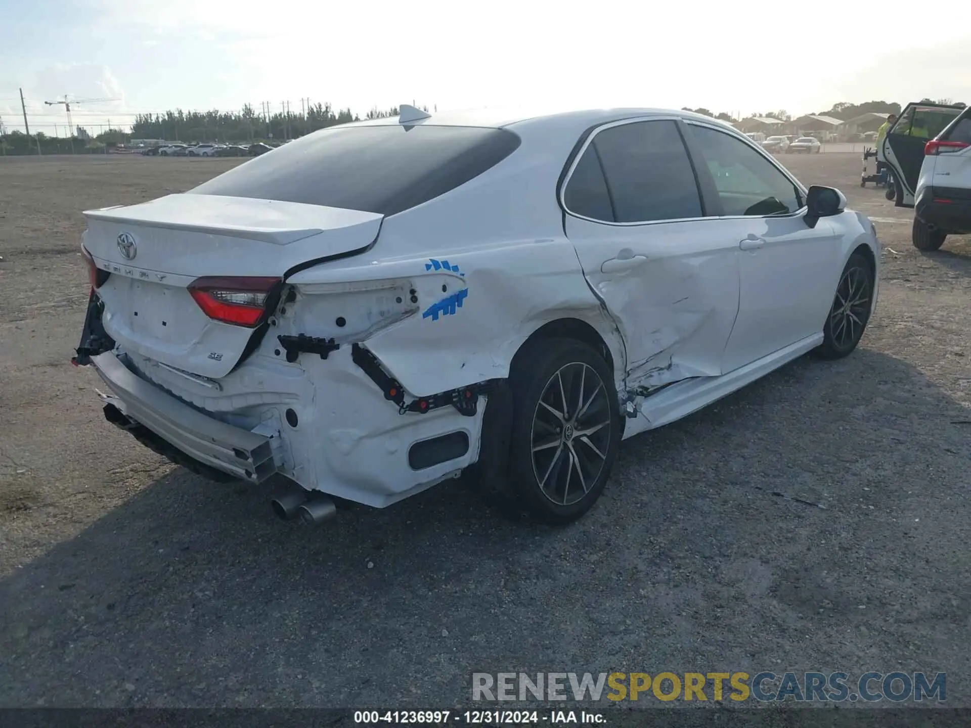 6 fotografías del automóvil dañado 4T1G11AK5MU552315 TOYOTA CAMRY 2021