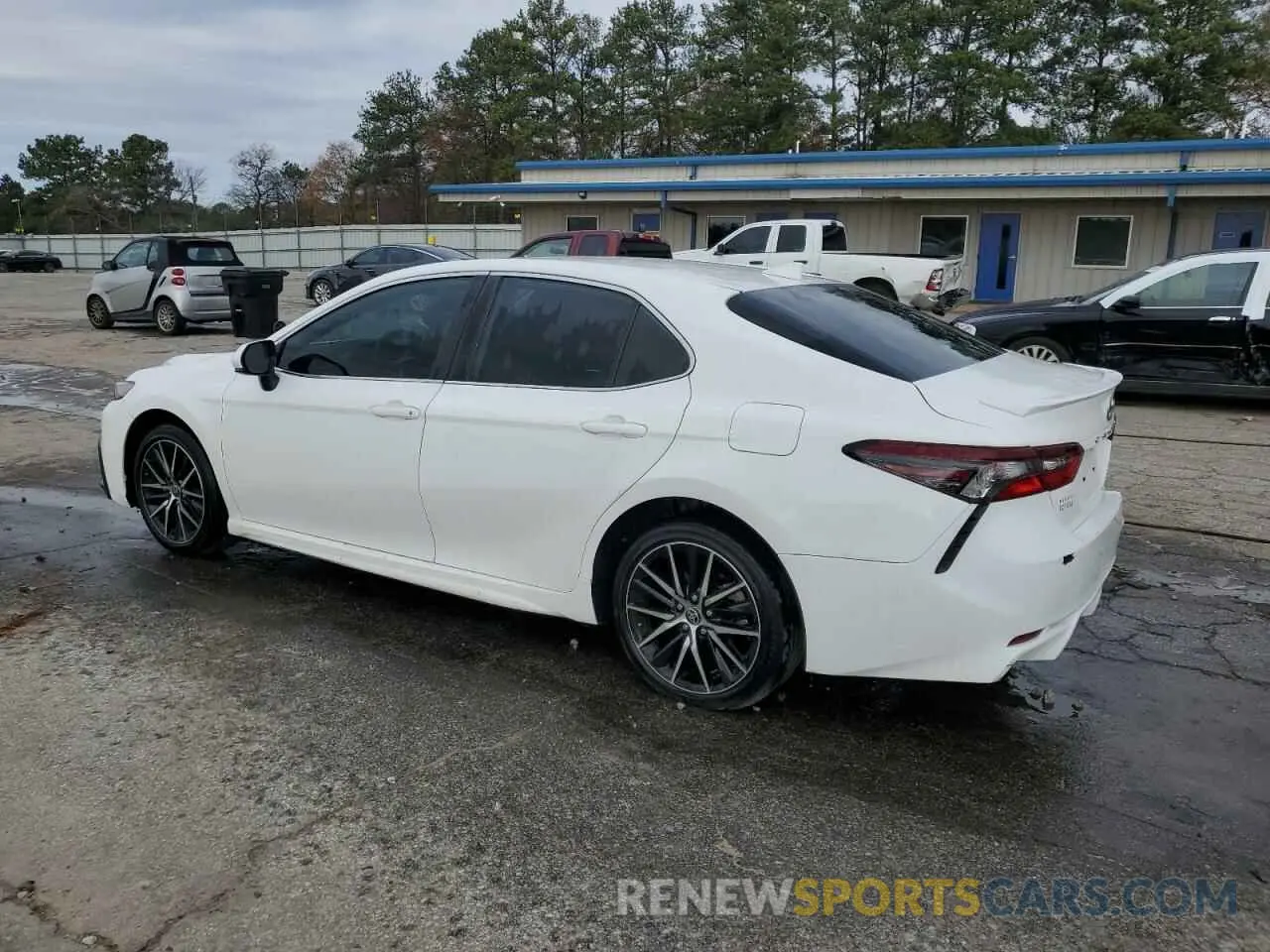 2 fotografías del automóvil dañado 4T1G11AK5MU565999 TOYOTA CAMRY 2021