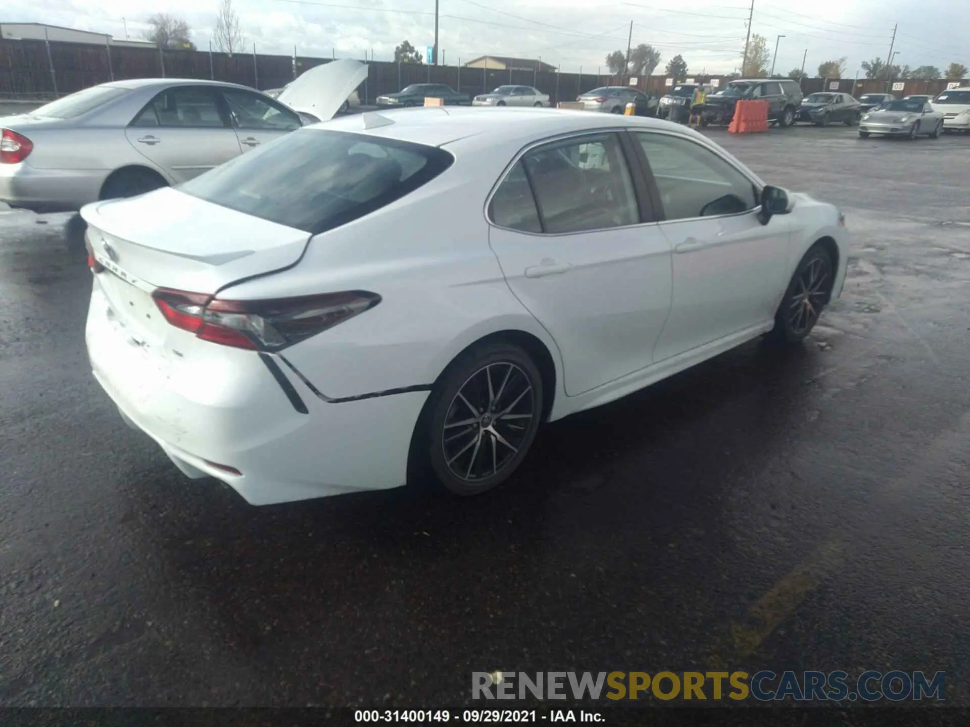 4 fotografías del automóvil dañado 4T1G11AK5MU588263 TOYOTA CAMRY 2021