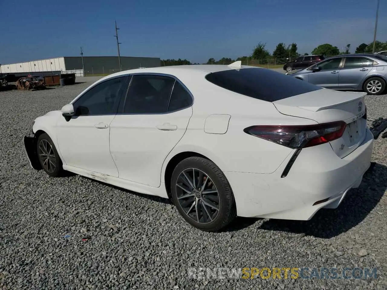 2 fotografías del automóvil dañado 4T1G11AK5MU614876 TOYOTA CAMRY 2021