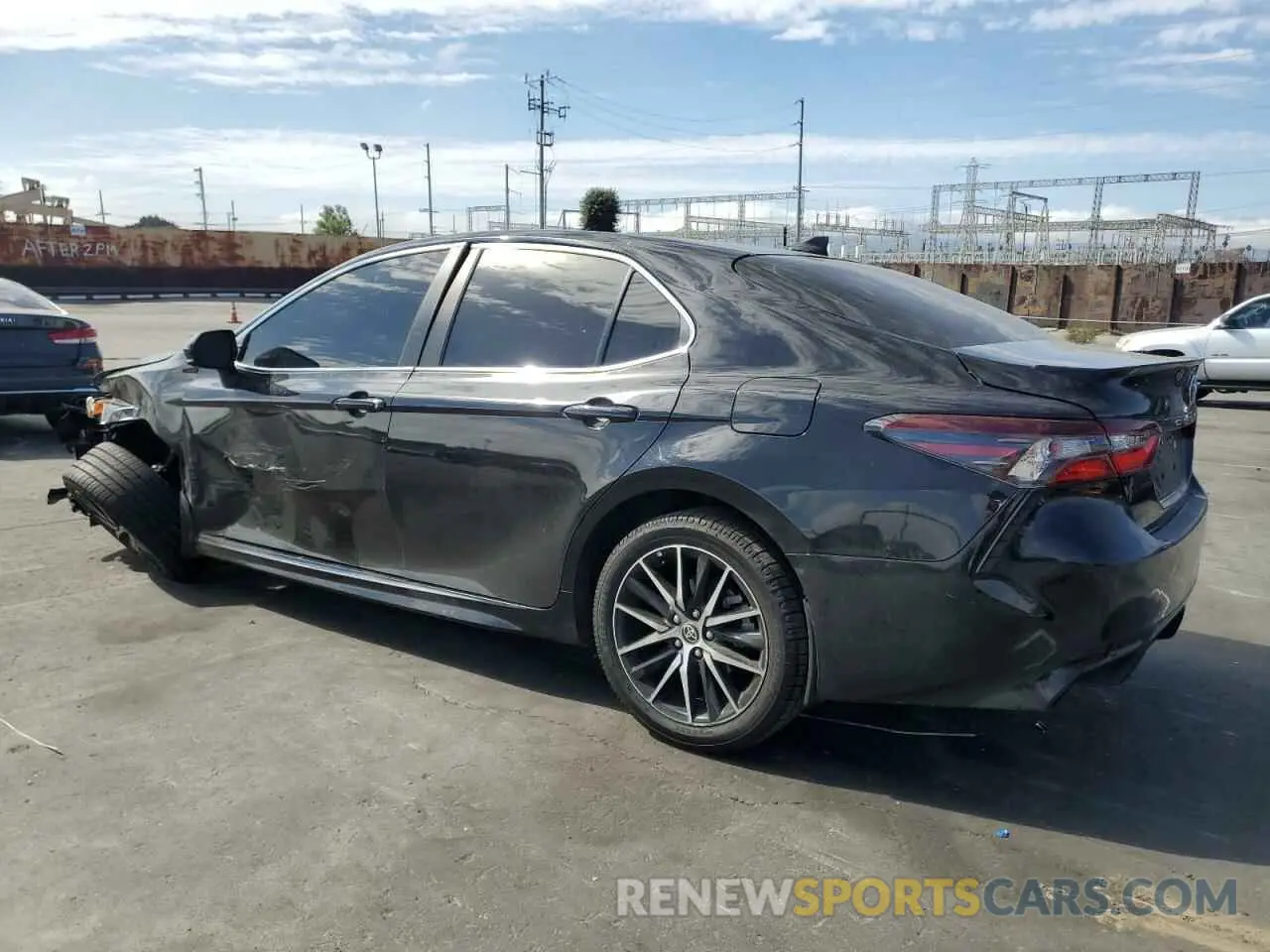 2 fotografías del automóvil dañado 4T1G11AK5MU616787 TOYOTA CAMRY 2021