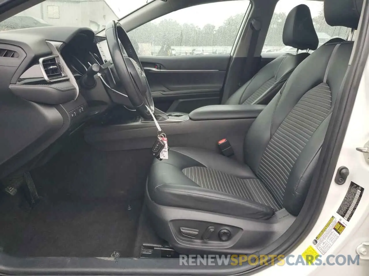 7 fotografías del automóvil dañado 4T1G11AK6MU403301 TOYOTA CAMRY 2021