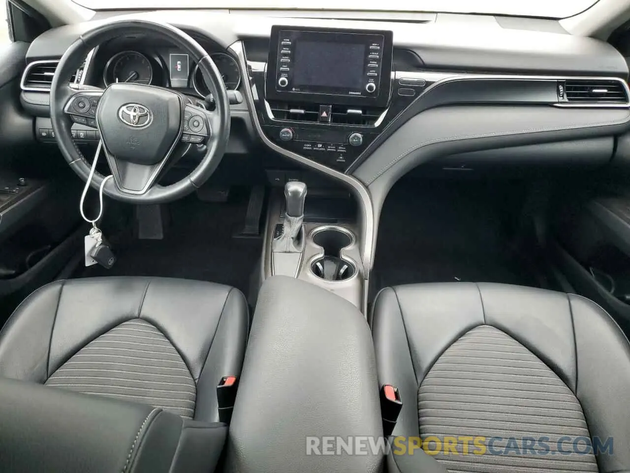 8 fotografías del automóvil dañado 4T1G11AK6MU403301 TOYOTA CAMRY 2021