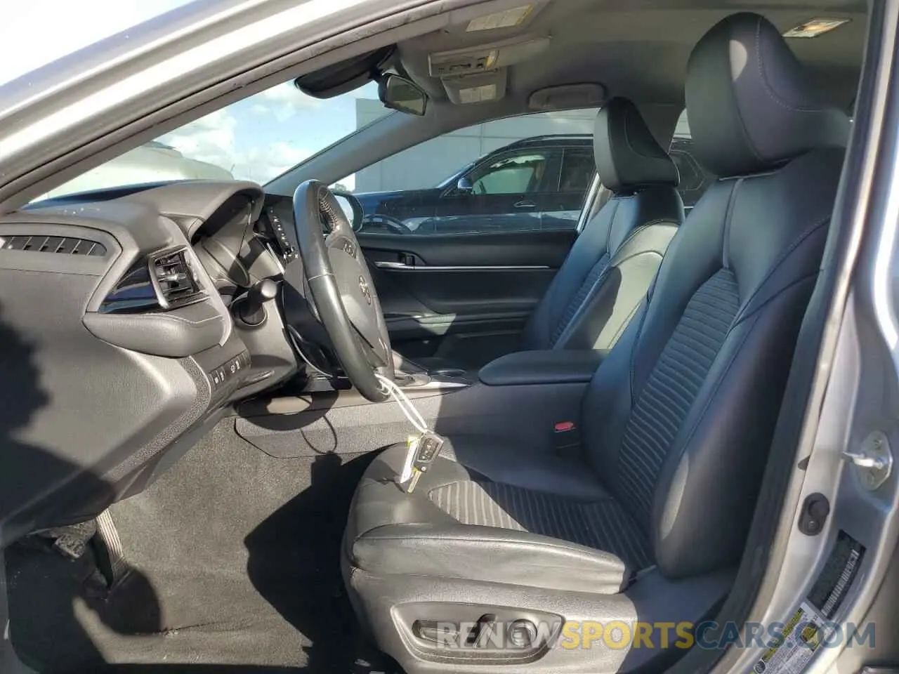 7 fotografías del automóvil dañado 4T1G11AK6MU409826 TOYOTA CAMRY 2021