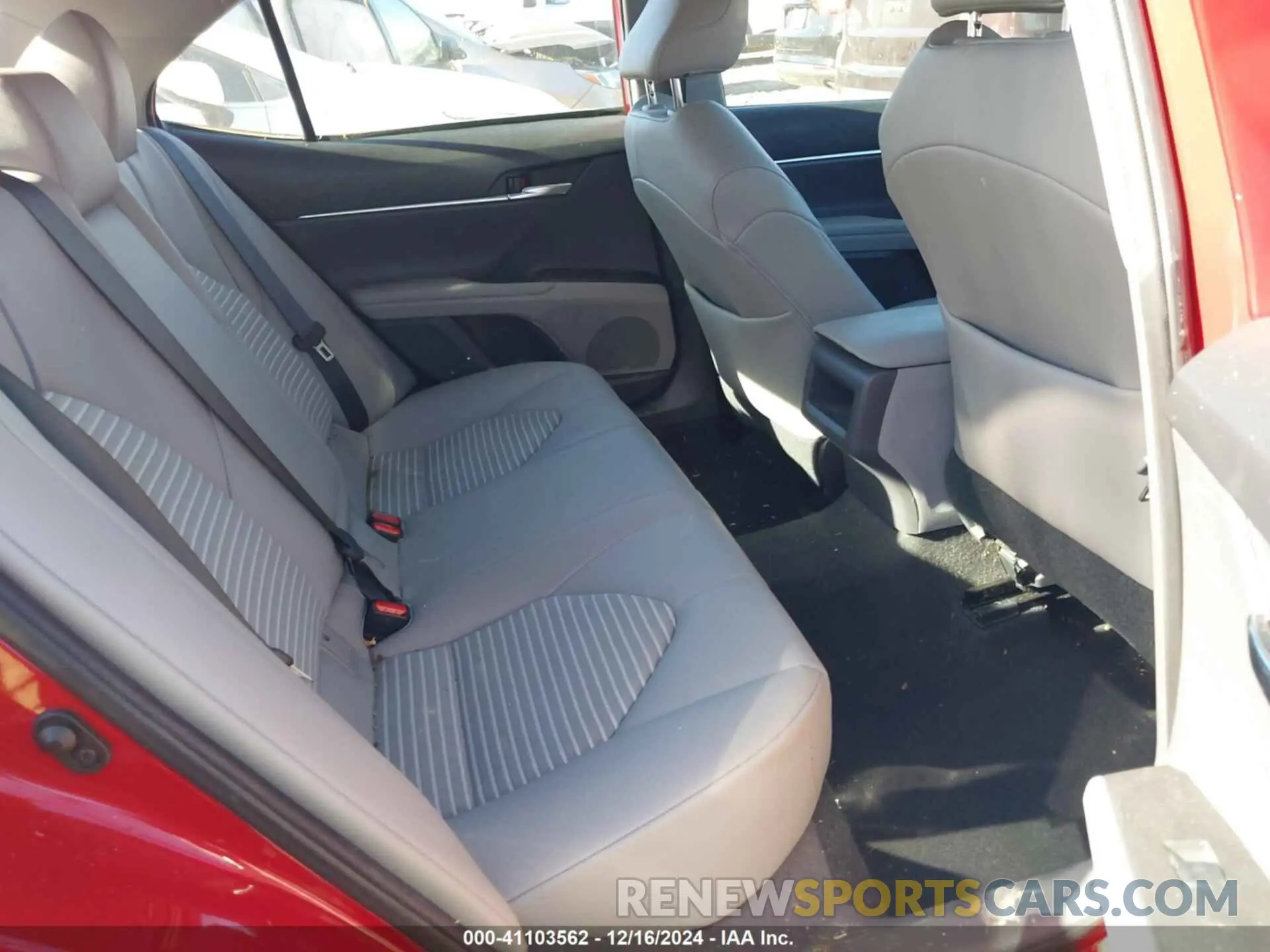 8 fotografías del automóvil dañado 4T1G11AK6MU409874 TOYOTA CAMRY 2021