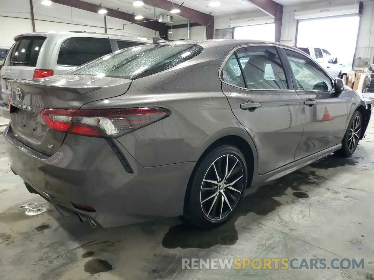 4 fotografías del automóvil dañado 4T1G11AK6MU411544 TOYOTA CAMRY 2021