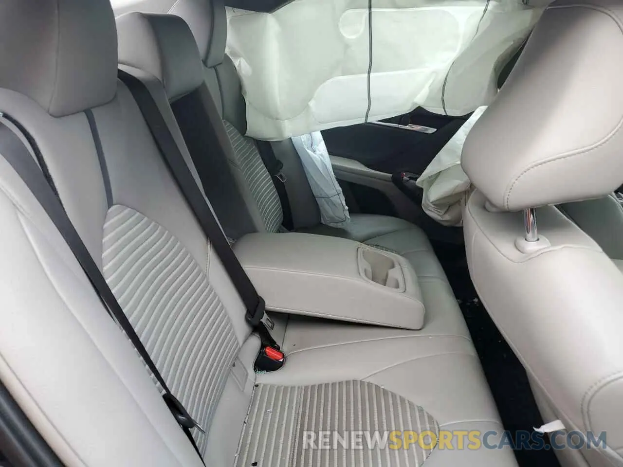 10 fotografías del automóvil dañado 4T1G11AK6MU418882 TOYOTA CAMRY 2021