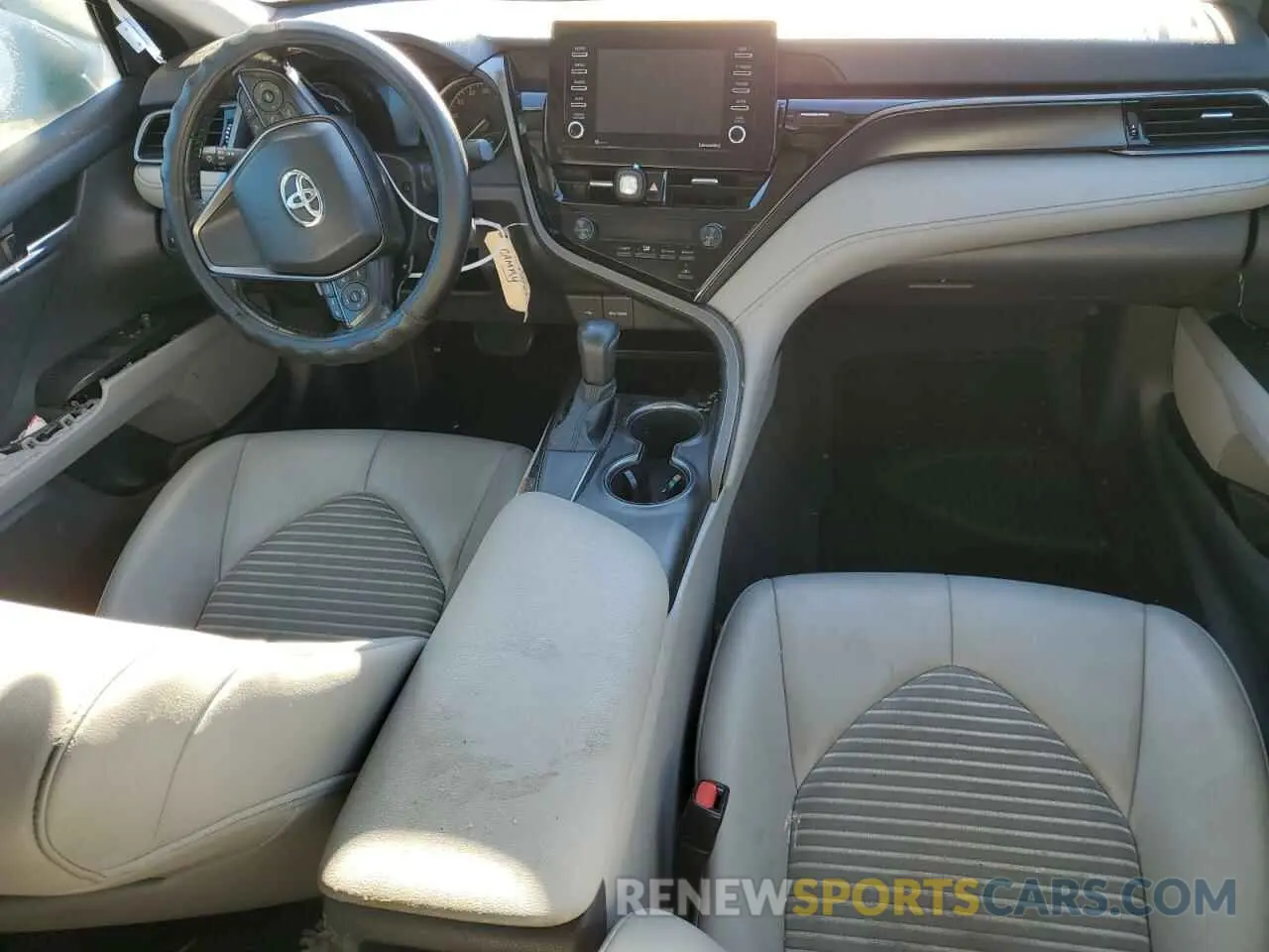 8 fotografías del automóvil dañado 4T1G11AK6MU418882 TOYOTA CAMRY 2021