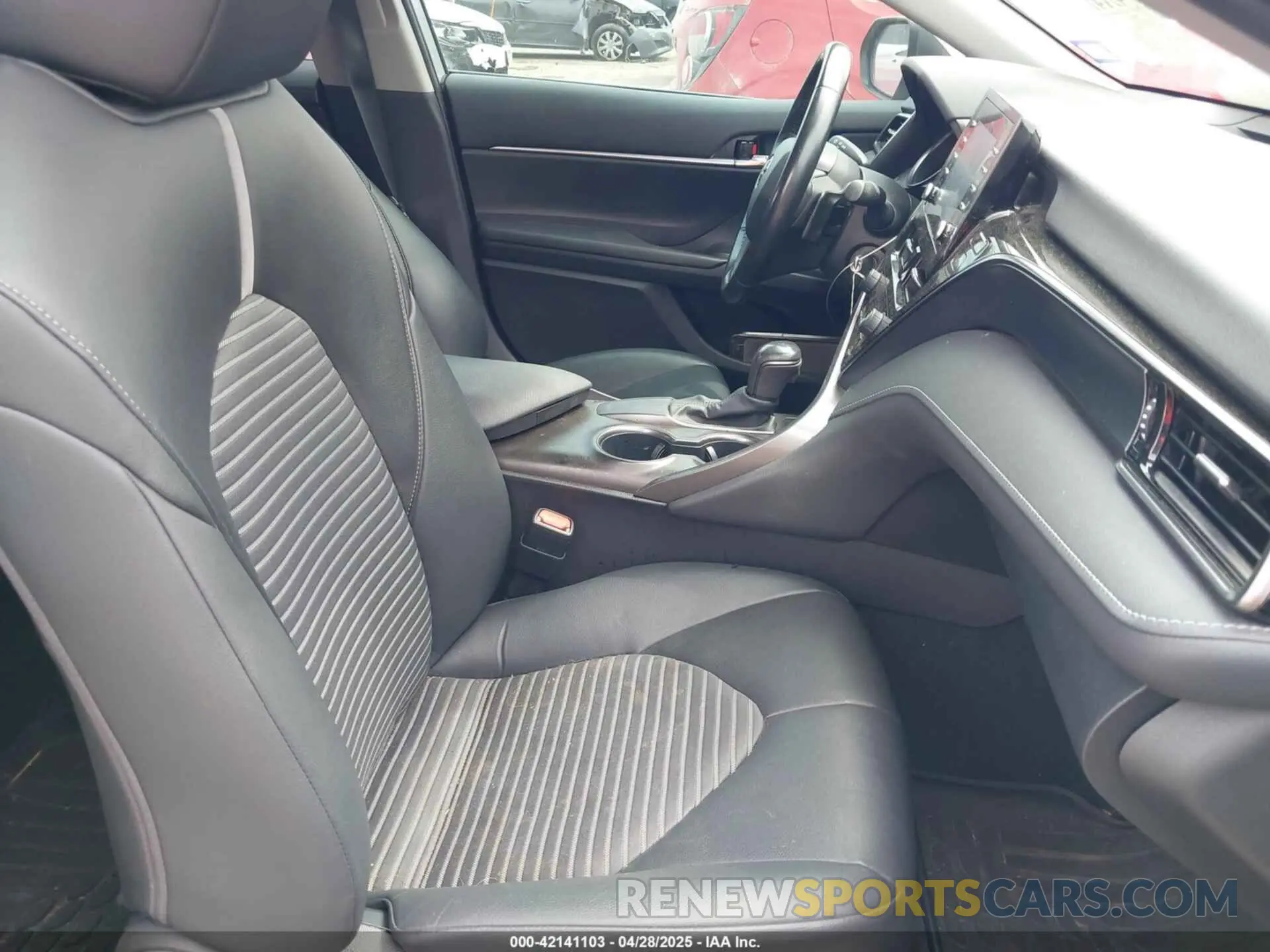 5 fotografías del automóvil dañado 4T1G11AK6MU422432 TOYOTA CAMRY 2021