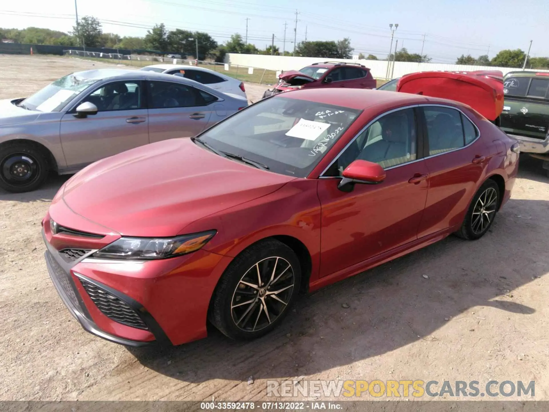 2 fotografías del automóvil dañado 4T1G11AK6MU429428 TOYOTA CAMRY 2021