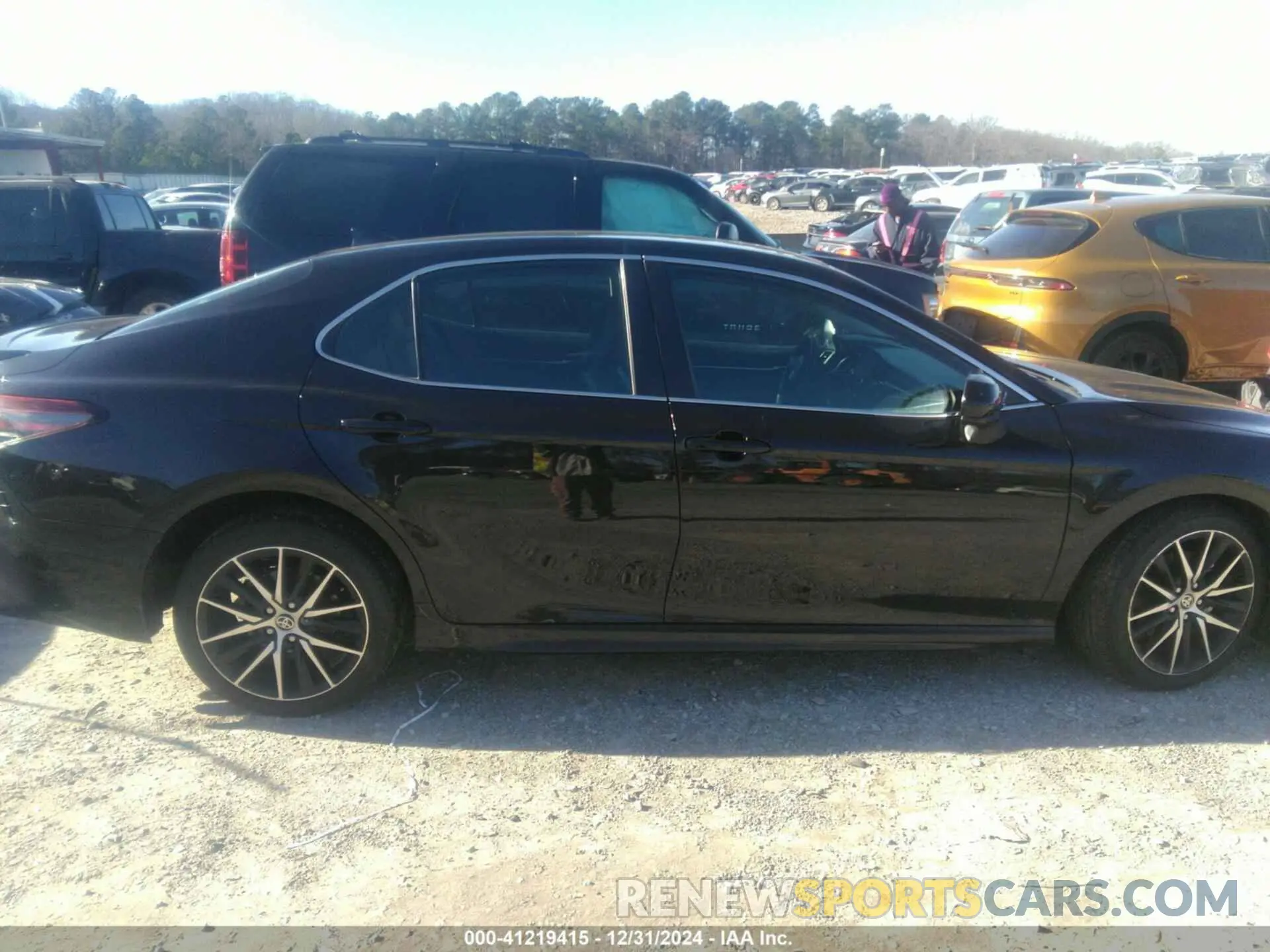 13 fotografías del automóvil dañado 4T1G11AK6MU461179 TOYOTA CAMRY 2021