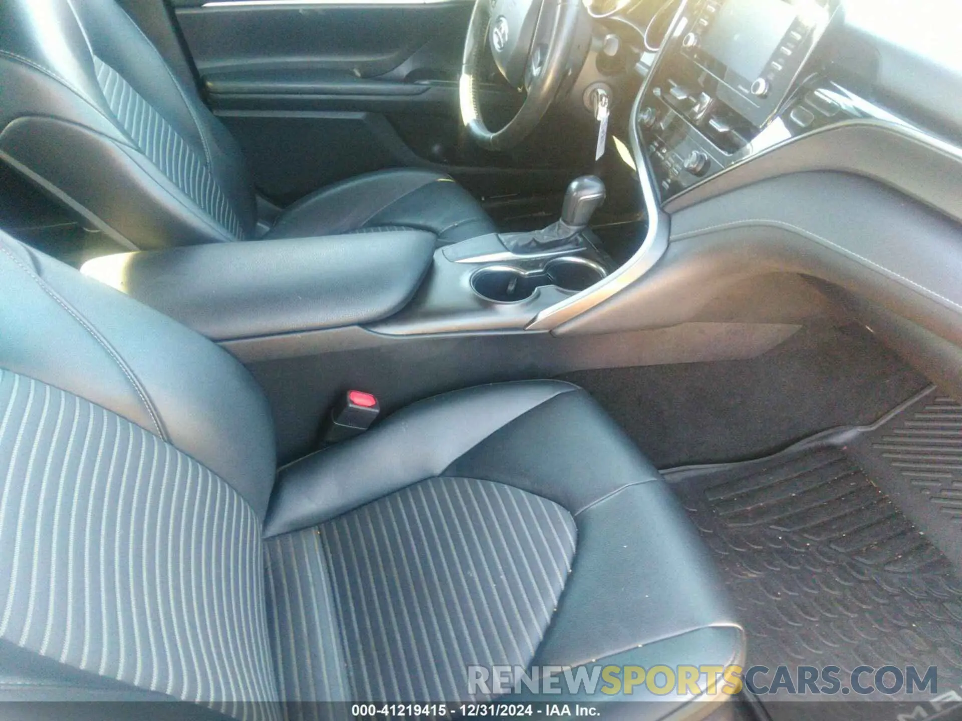 5 fotografías del automóvil dañado 4T1G11AK6MU461179 TOYOTA CAMRY 2021