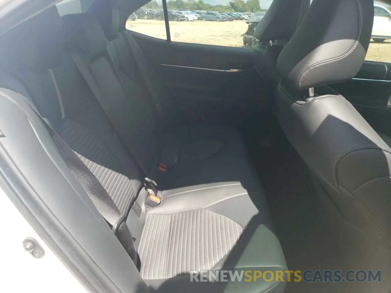 10 fotografías del automóvil dañado 4T1G11AK6MU475132 TOYOTA CAMRY 2021