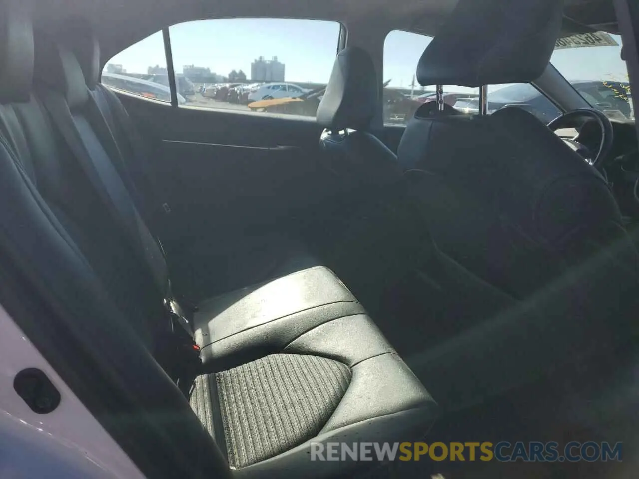 10 fotografías del automóvil dañado 4T1G11AK6MU477558 TOYOTA CAMRY 2021