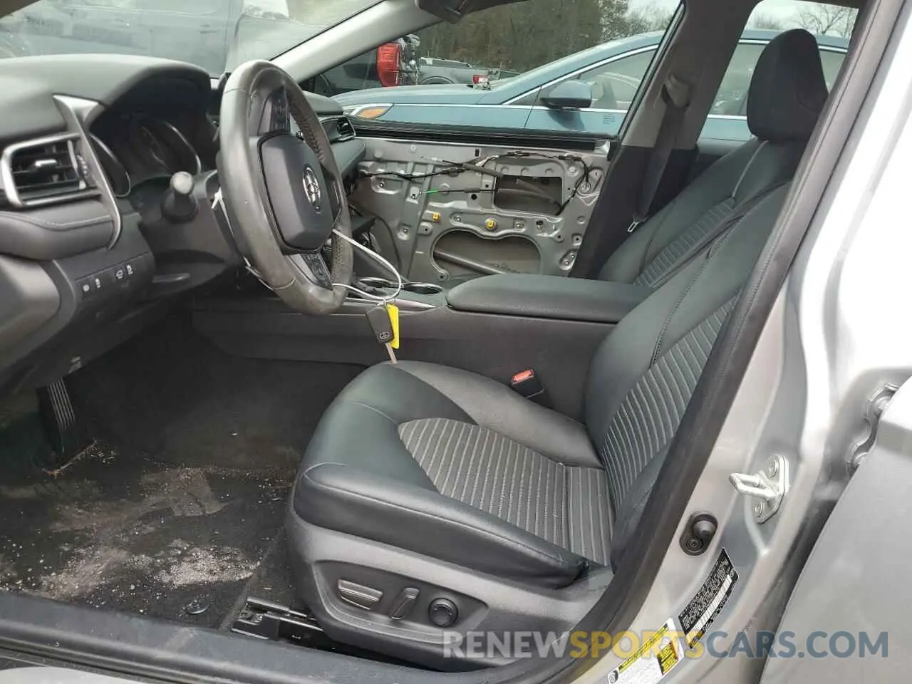 7 fotografías del automóvil dañado 4T1G11AK6MU494439 TOYOTA CAMRY 2021