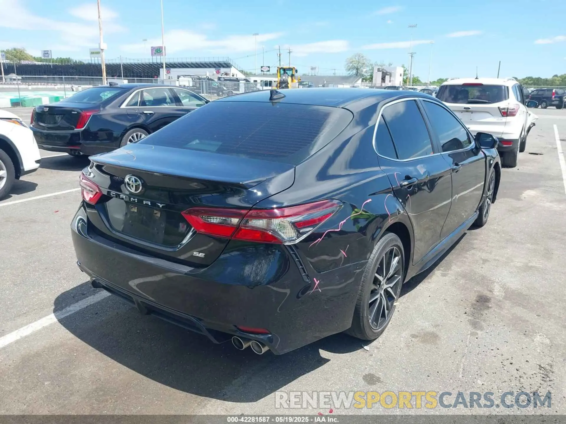 4 fotografías del automóvil dañado 4T1G11AK6MU516682 TOYOTA CAMRY 2021