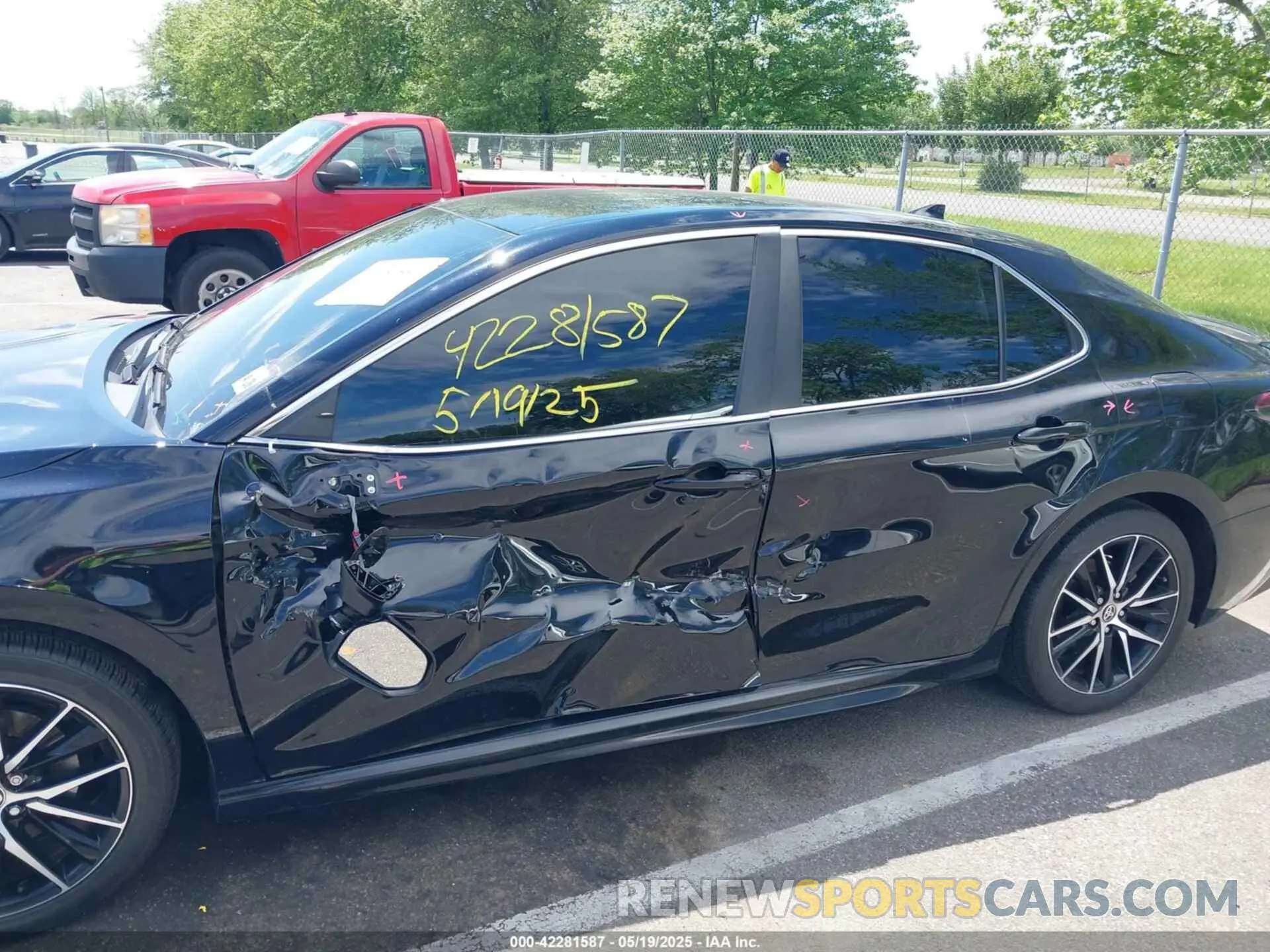 6 fotografías del automóvil dañado 4T1G11AK6MU516682 TOYOTA CAMRY 2021