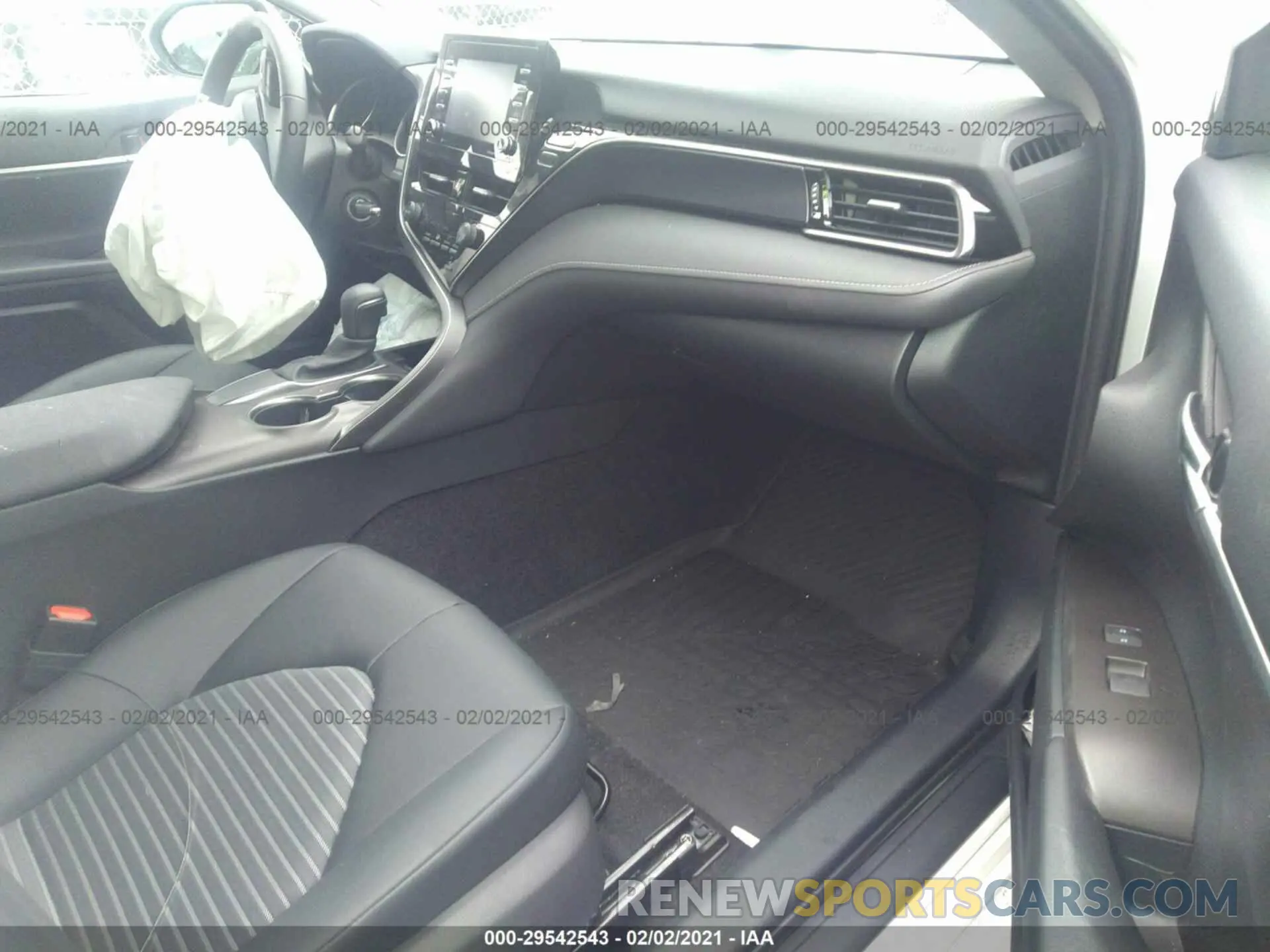 5 fotografías del automóvil dañado 4T1G11AK6MU537953 TOYOTA CAMRY 2021