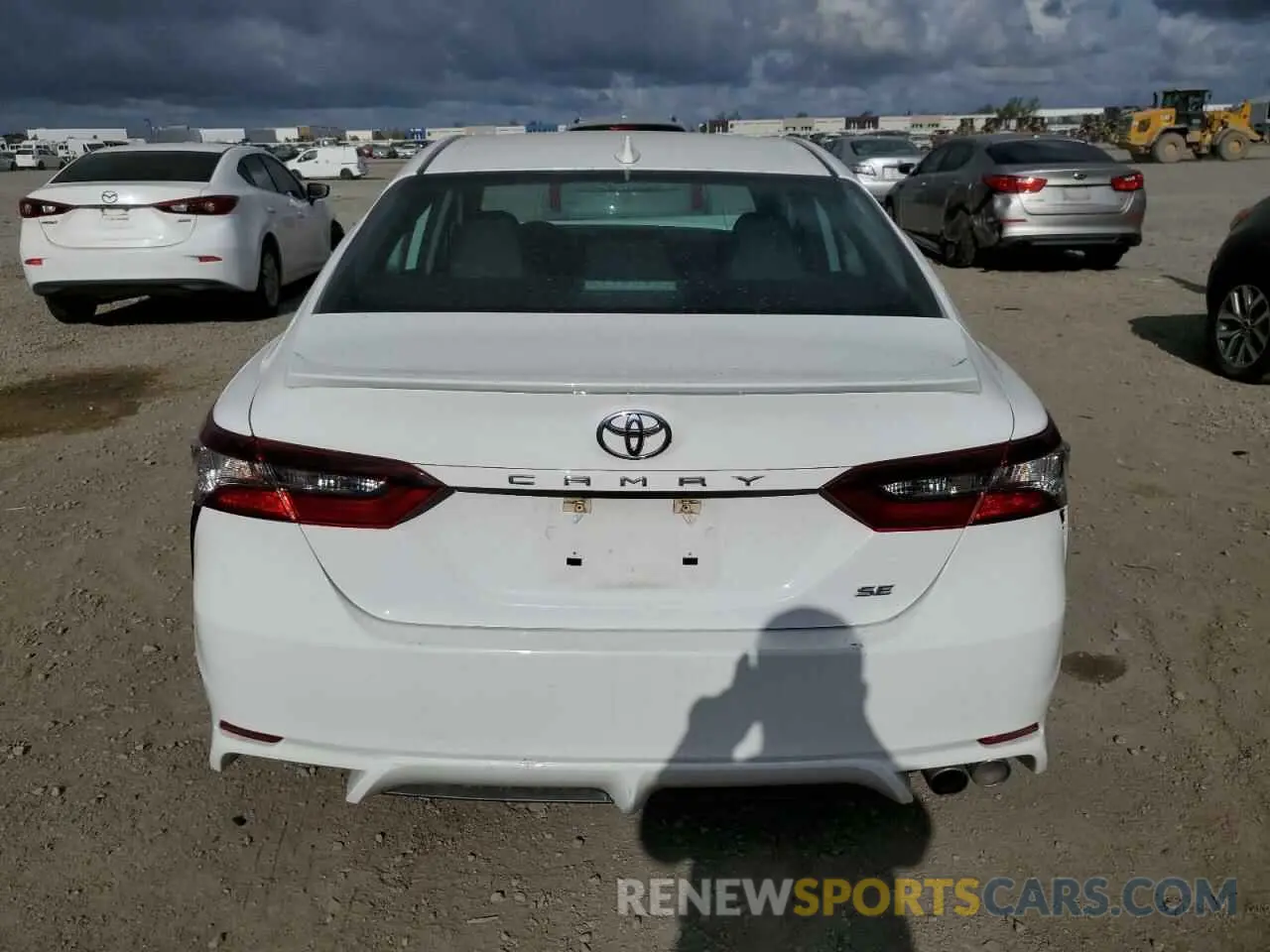 6 fotografías del automóvil dañado 4T1G11AK6MU539914 TOYOTA CAMRY 2021
