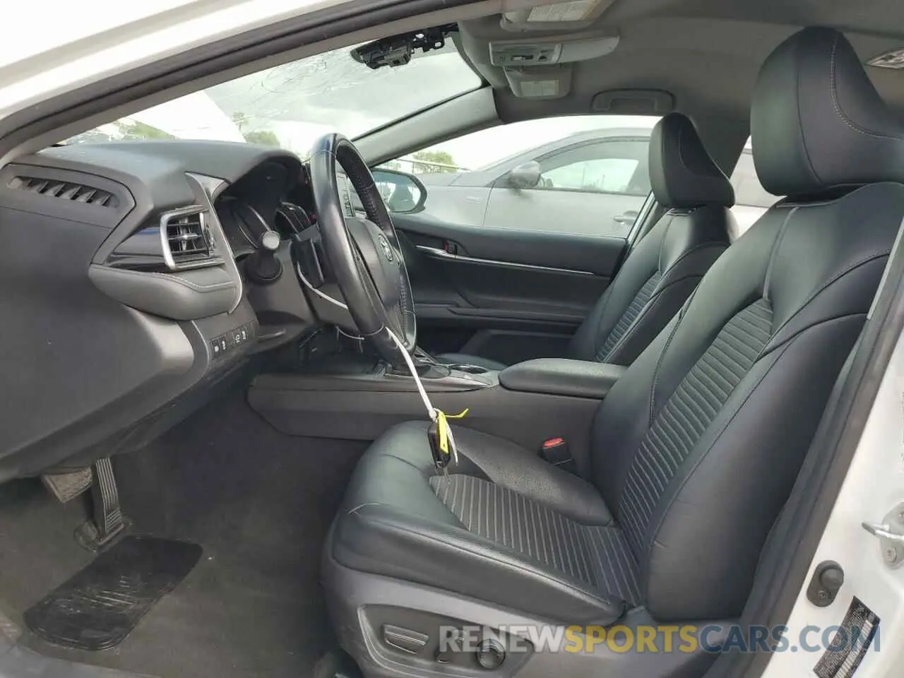 7 fotografías del automóvil dañado 4T1G11AK6MU539914 TOYOTA CAMRY 2021