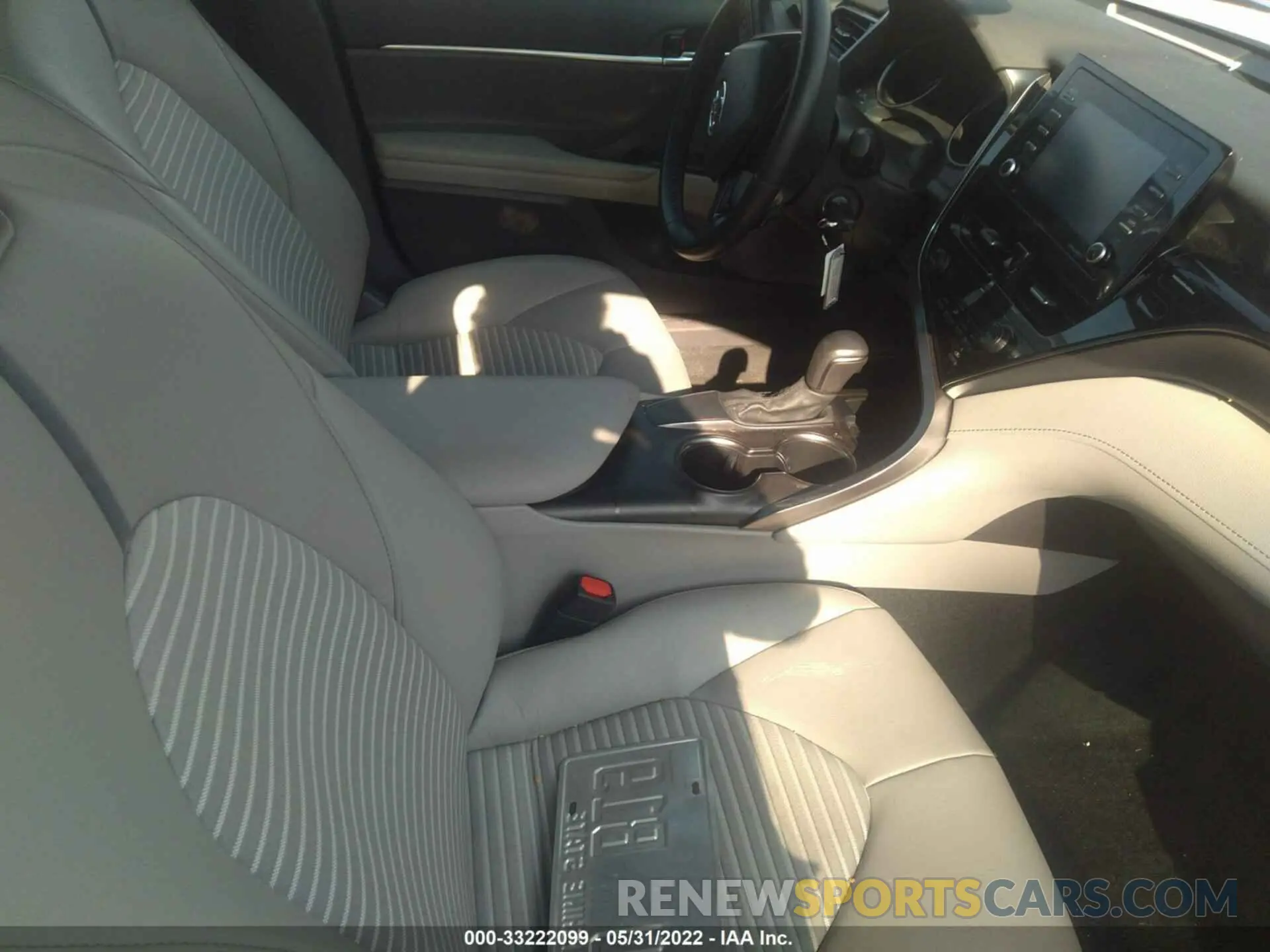 5 fotografías del automóvil dañado 4T1G11AK6MU557703 TOYOTA CAMRY 2021