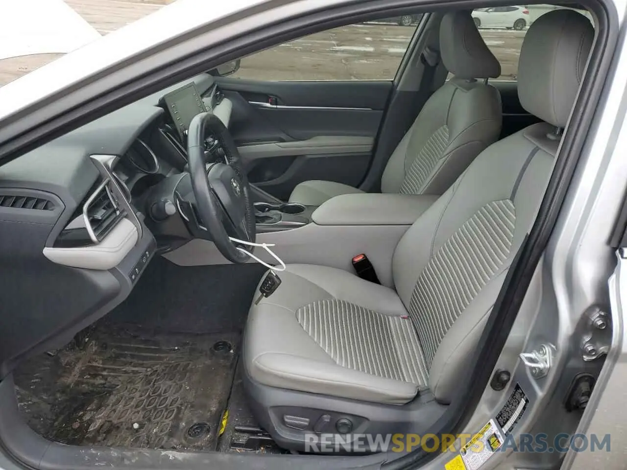 7 fotografías del automóvil dañado 4T1G11AK6MU569995 TOYOTA CAMRY 2021