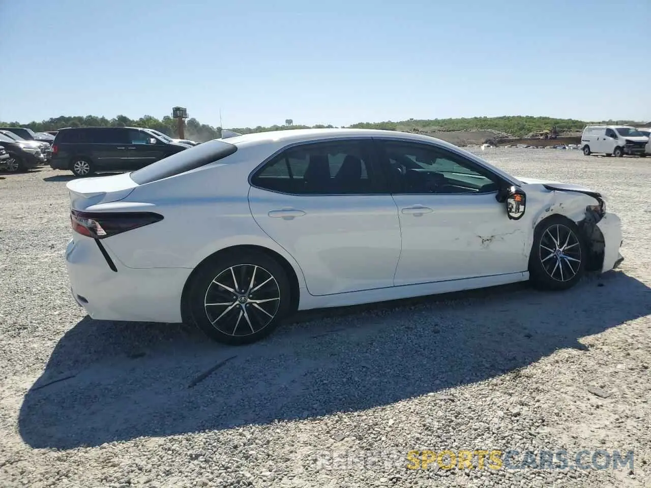 3 fotografías del automóvil dañado 4T1G11AK6MU582889 TOYOTA CAMRY 2021