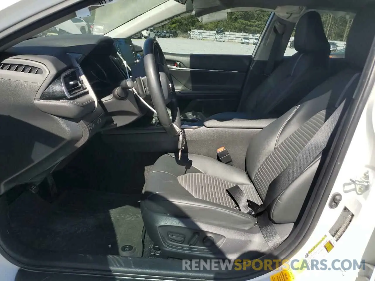 7 fotografías del automóvil dañado 4T1G11AK6MU582889 TOYOTA CAMRY 2021
