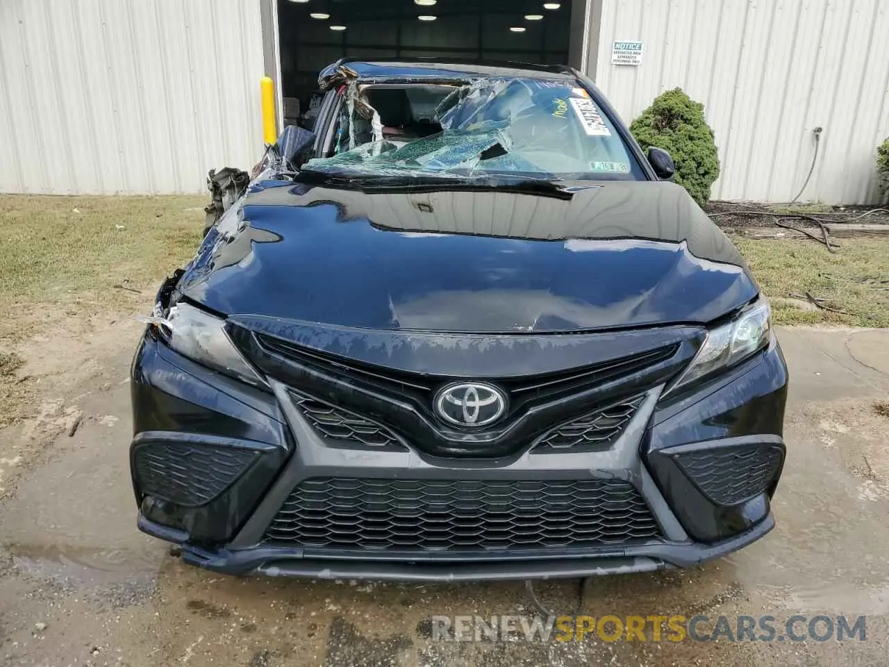 5 fotografías del automóvil dañado 4T1G11AK6MU583945 TOYOTA CAMRY 2021