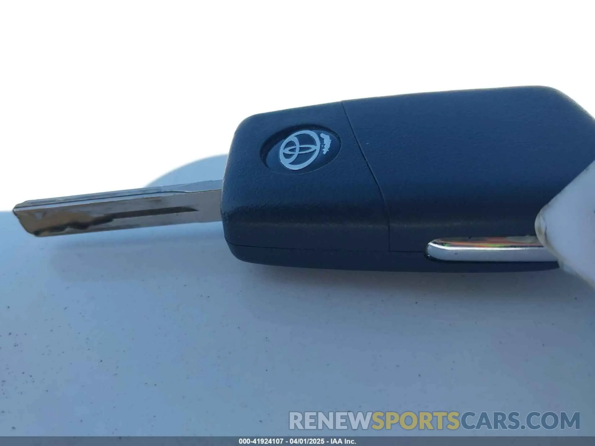 11 fotografías del automóvil dañado 4T1G11AK6MU586134 TOYOTA CAMRY 2021