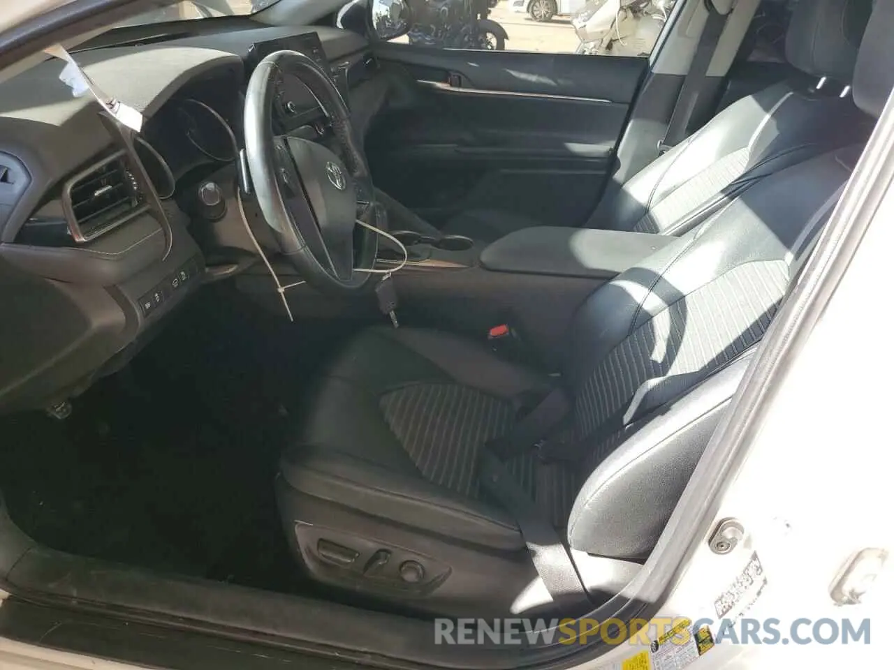 7 fotografías del automóvil dañado 4T1G11AK6MU593794 TOYOTA CAMRY 2021