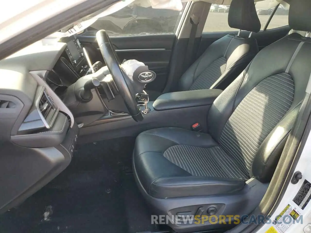 7 fotografías del automóvil dañado 4T1G11AK6MU594489 TOYOTA CAMRY 2021