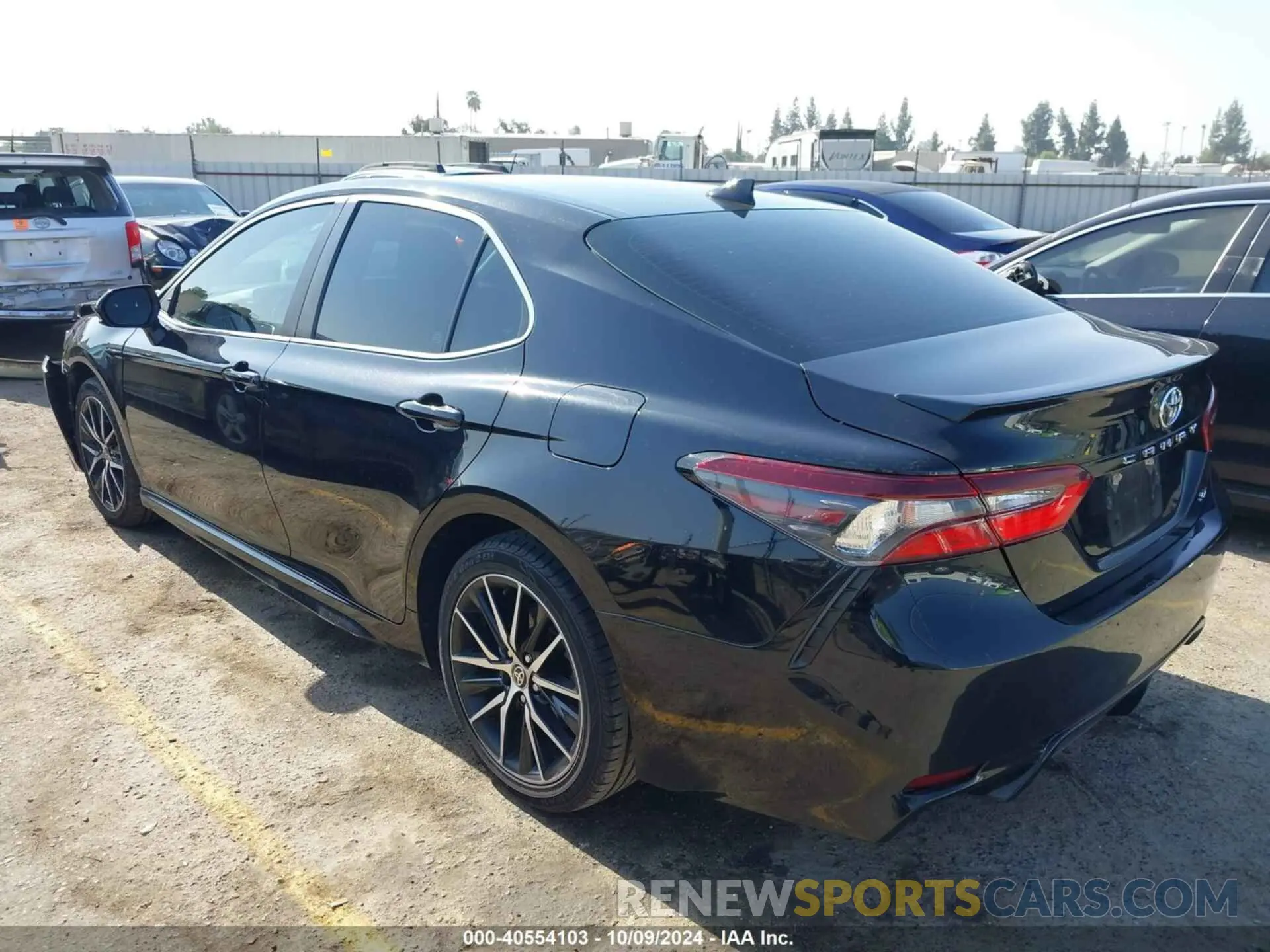 3 fotografías del automóvil dañado 4T1G11AK6MU597585 TOYOTA CAMRY 2021