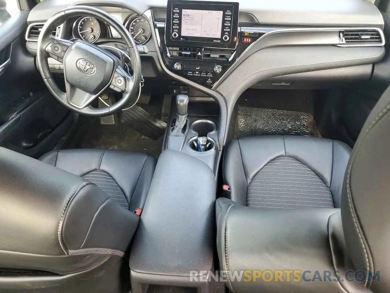 8 fotografías del automóvil dañado 4T1G11AK6MU606155 TOYOTA CAMRY 2021