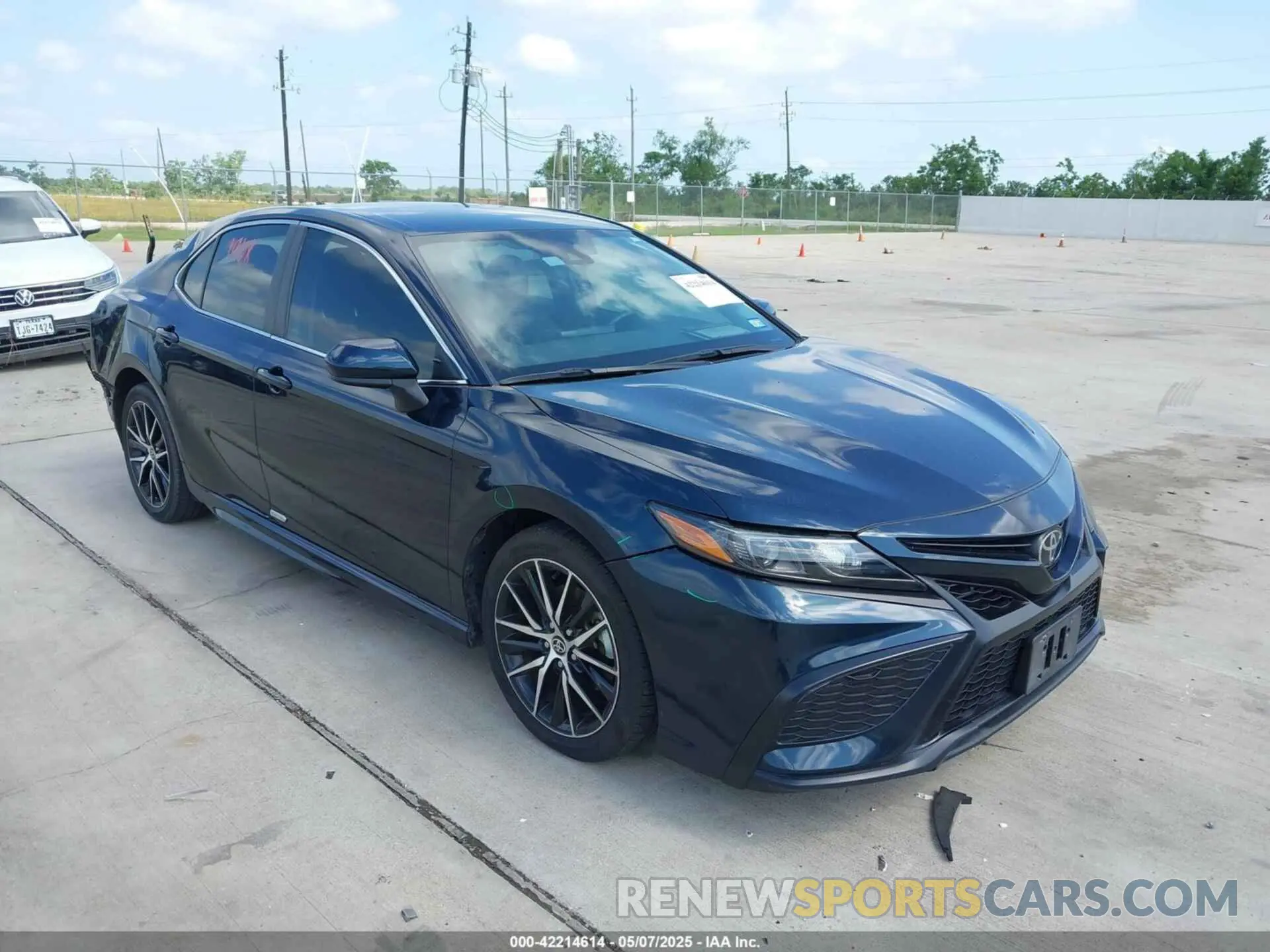 1 fotografías del automóvil dañado 4T1G11AK6MU610254 TOYOTA CAMRY 2021