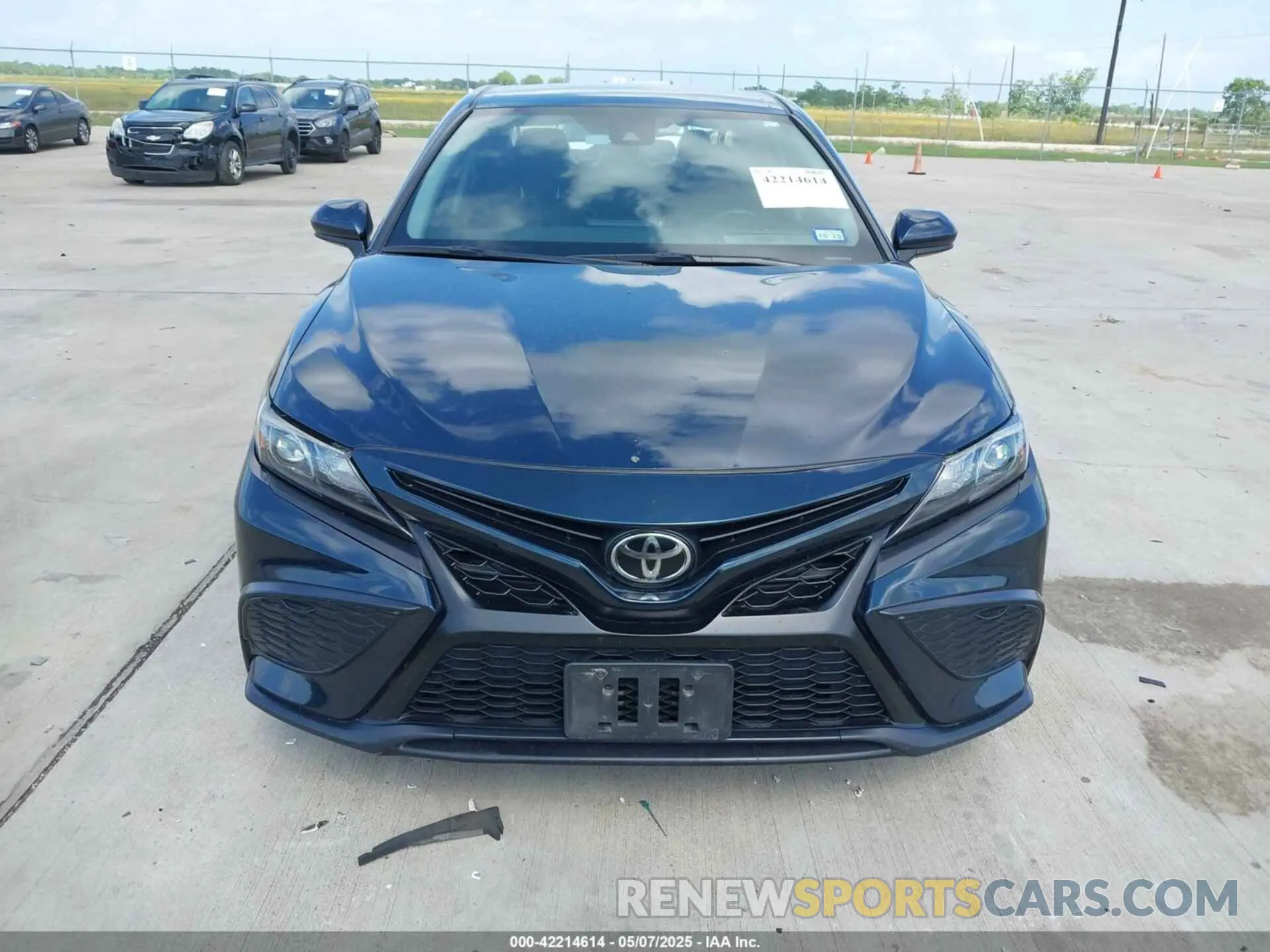 12 fotografías del automóvil dañado 4T1G11AK6MU610254 TOYOTA CAMRY 2021
