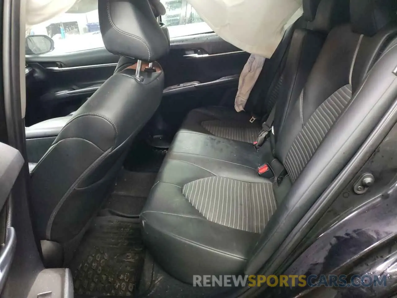 10 fotografías del automóvil dañado 4T1G11AK7MU418910 TOYOTA CAMRY 2021