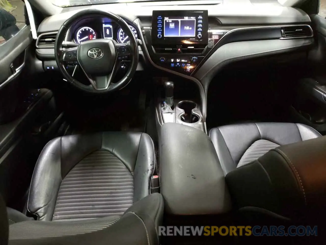 8 fotografías del automóvil dañado 4T1G11AK7MU418910 TOYOTA CAMRY 2021
